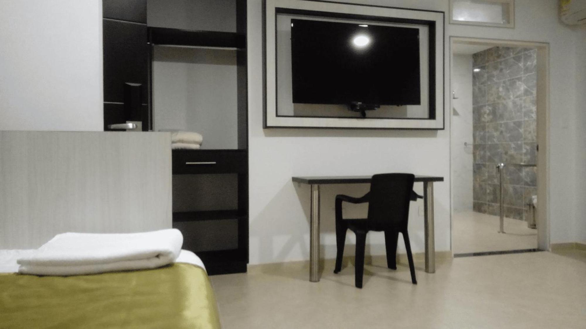 Hotel Andinos Plaza Florencia Florencia  Eksteriør bilde