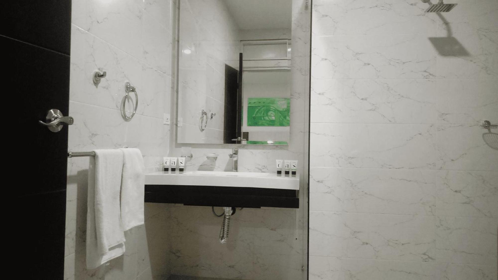 Hotel Andinos Plaza Florencia Florencia  Eksteriør bilde